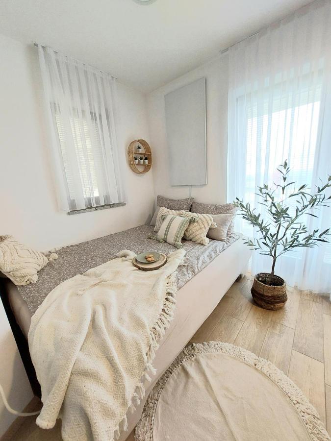 Semic Vineyard Cottage Lan Na Hribu מראה חיצוני תמונה